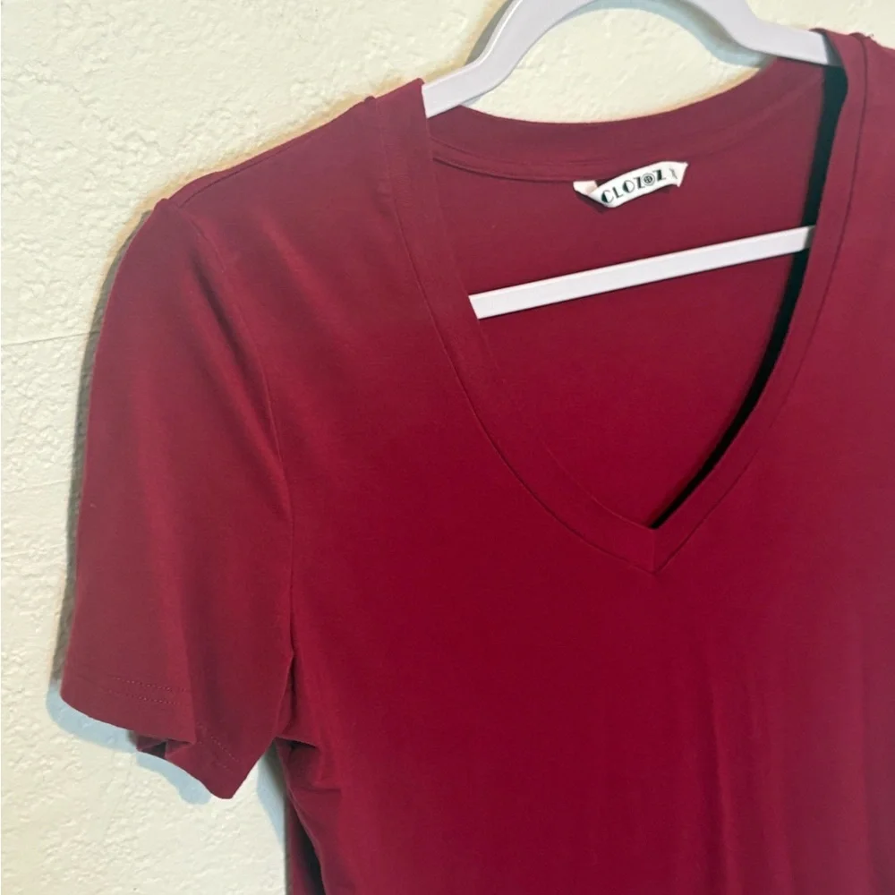 CLOZOZ Women’s Basic Fitted V-Neck T-Shirt Size XL